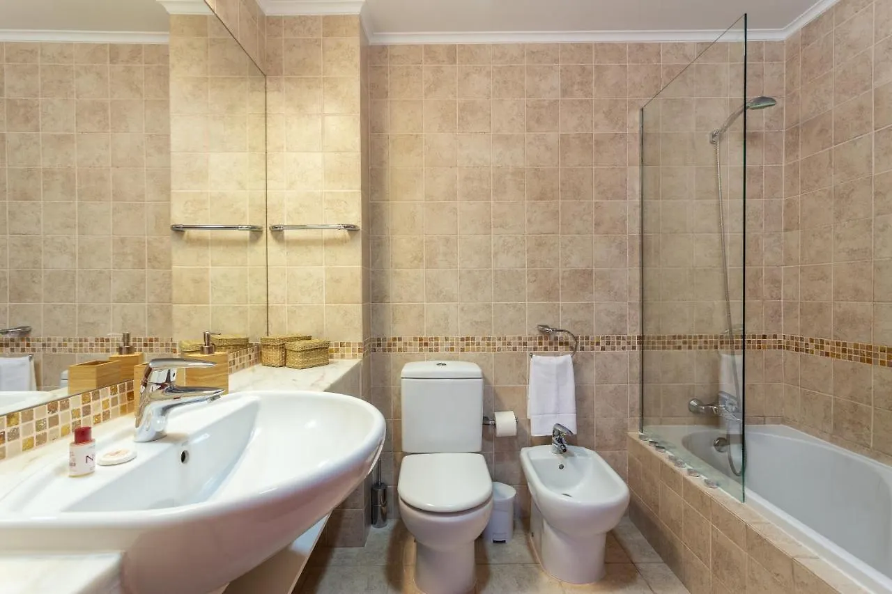 Host Wise - Bright Cozy Flats W Terrace & Pool Appartement Quarteira