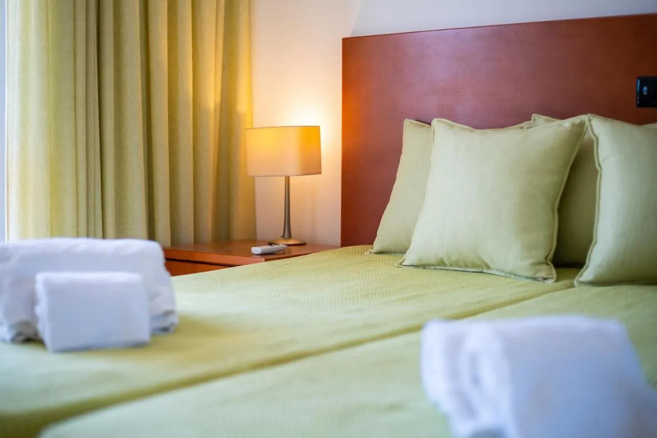 Host Wise - Bright Cozy Flats W Terrace & Pool Appartement Quarteira 0*,  Portugal