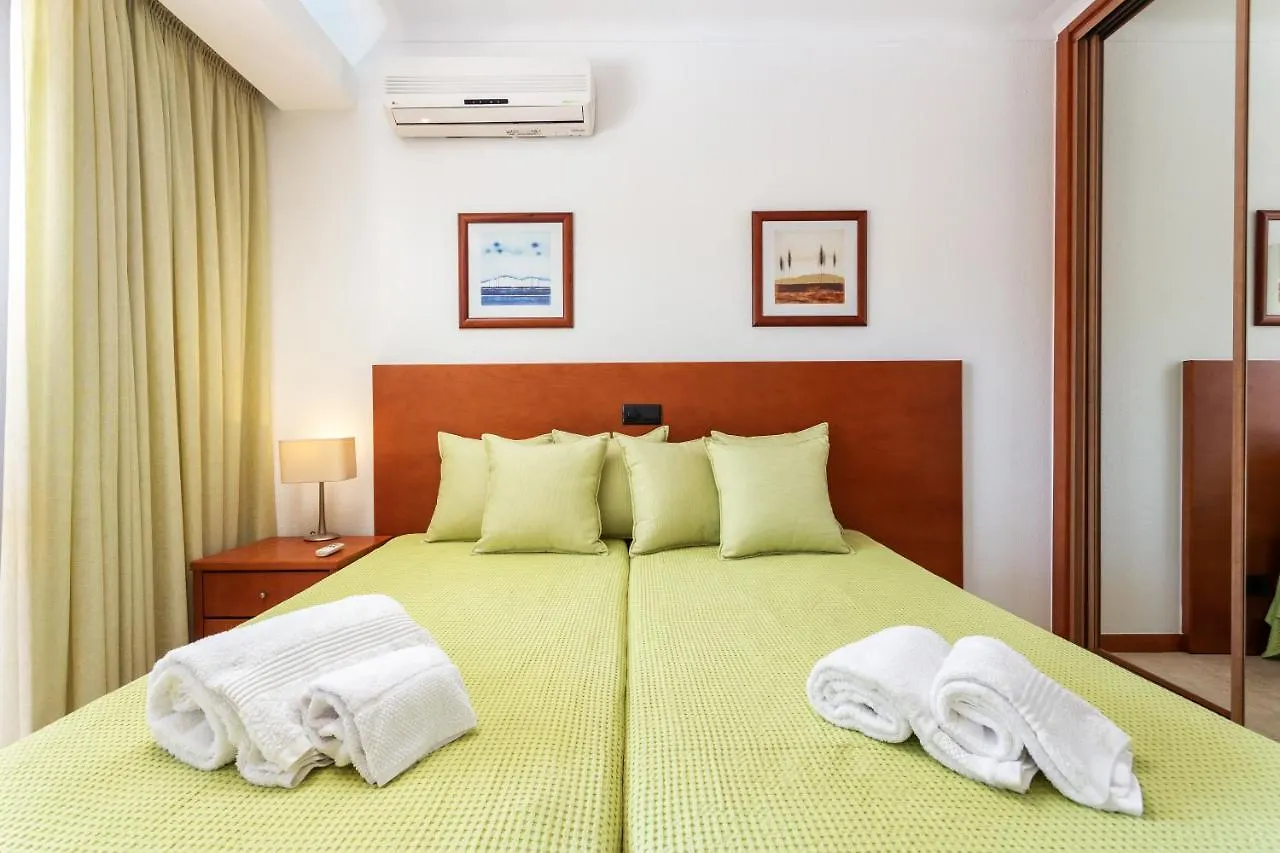 Host Wise - Bright Cozy Flats W Terrace & Pool Apartment Quarteira