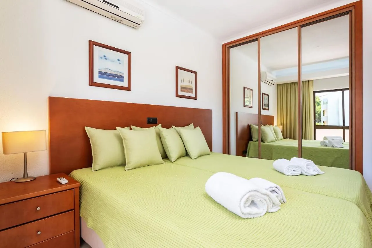 Host Wise - Bright Cozy Flats W Terrace & Pool Apartment Quarteira Portugal