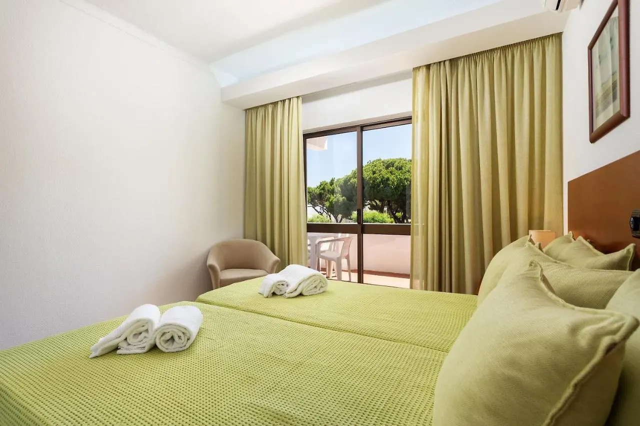 Host Wise - Bright Cozy Flats W Terrace & Pool Apartment Quarteira 0*,  Portugal